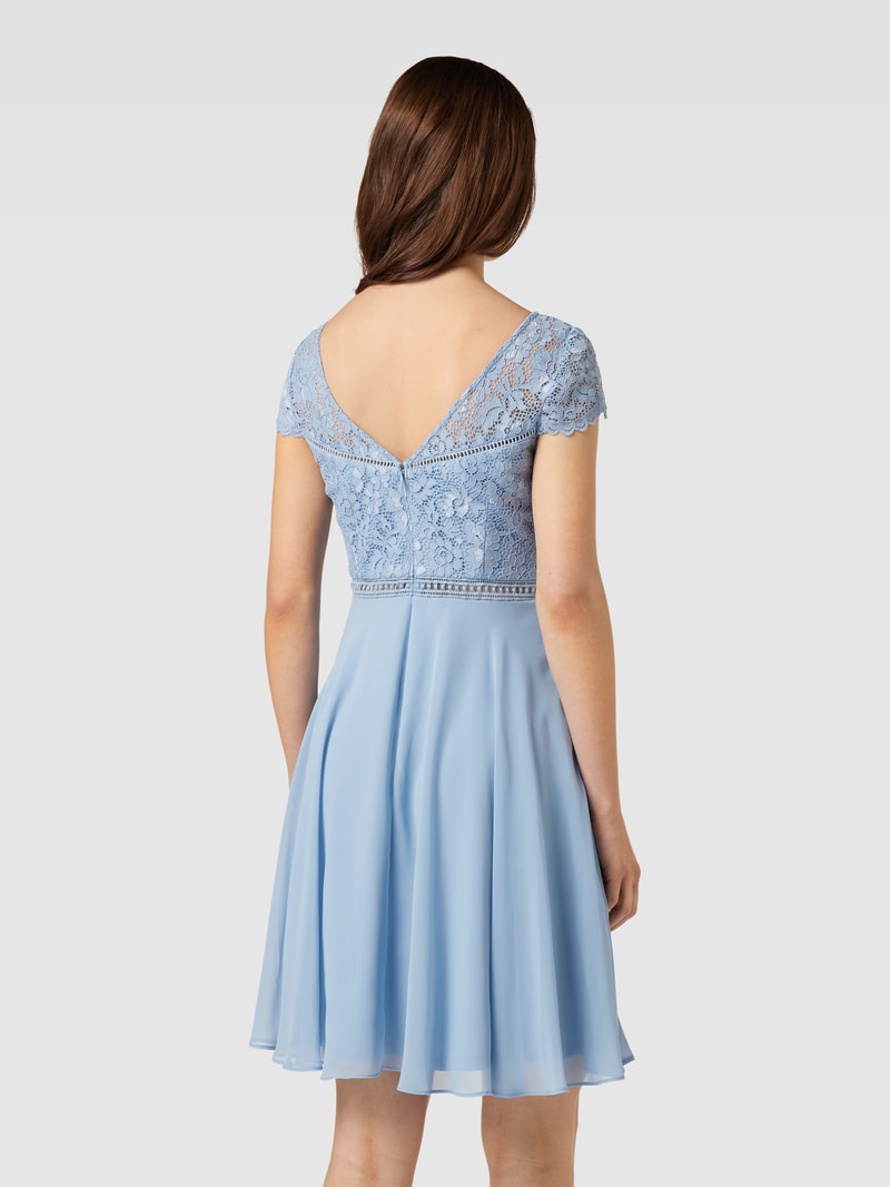Cocktailkleid mit Spitzenbesatz in bleu