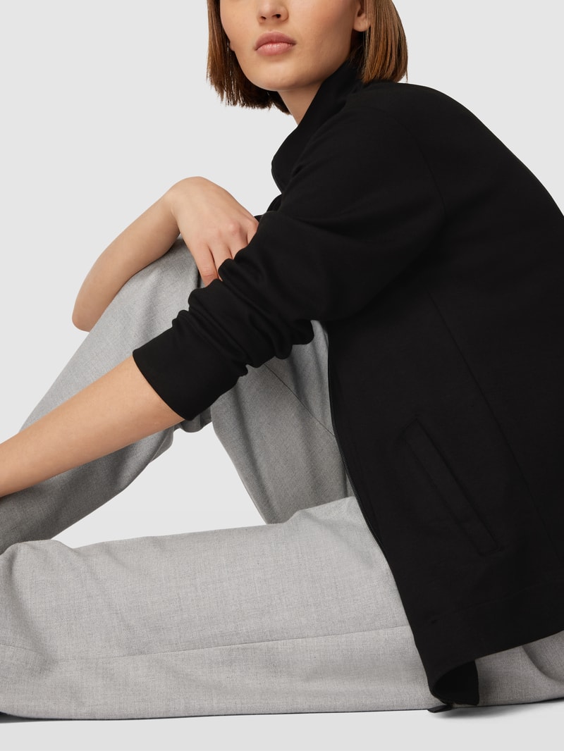 Sweatjacke mit Stehkragen in schwarz