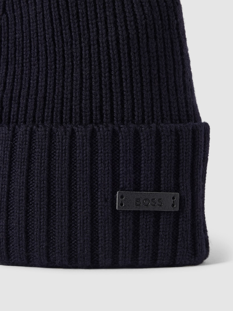 Strickmütze mit Label-Applikation Modell 'Fati' in dunkelblau
