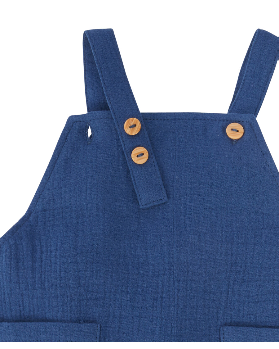 T-Shirt + Musselin-Latzhose