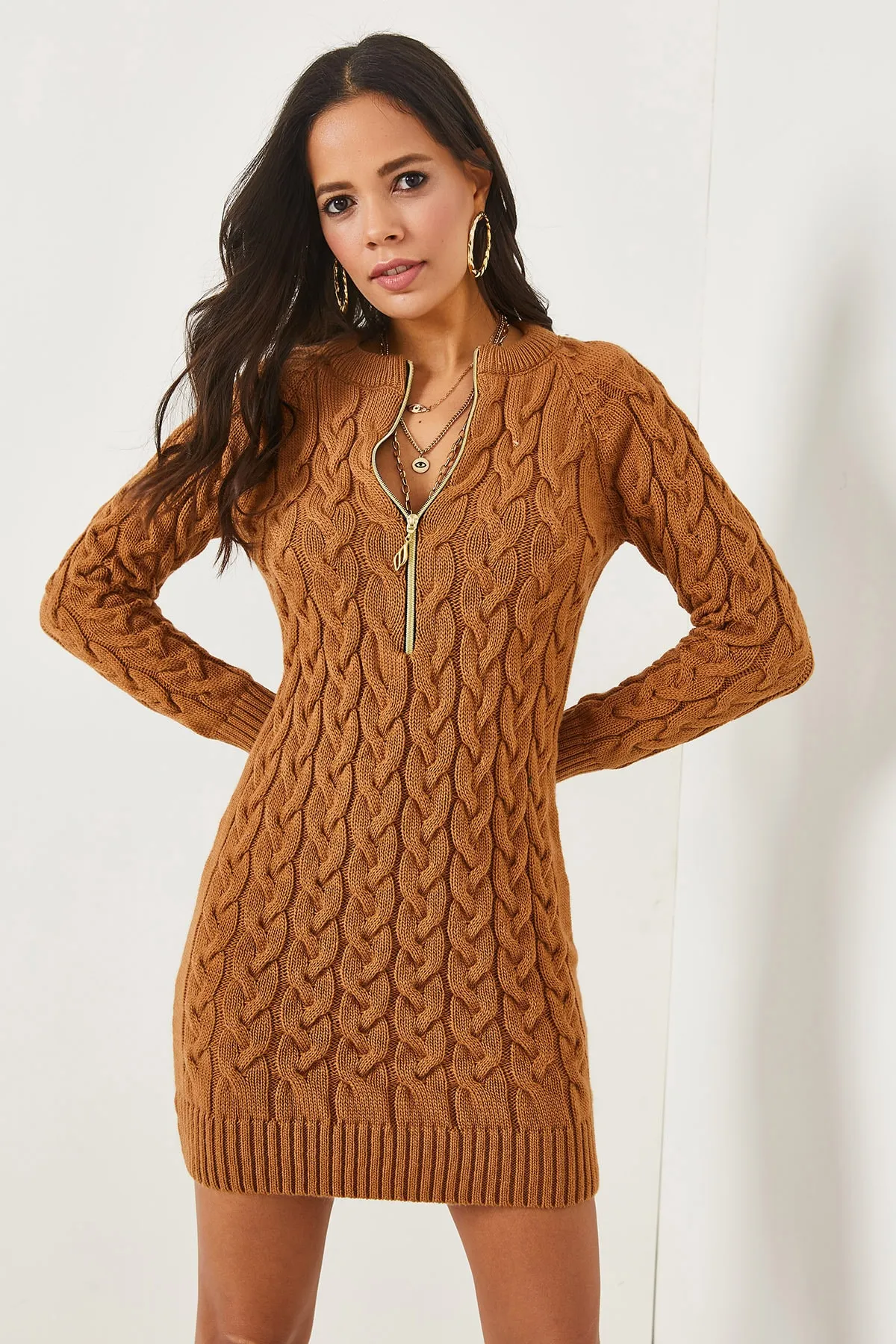 Olalook  Geflochtenes Strickkleid mit Keksreißverschluss ELB-19001362
