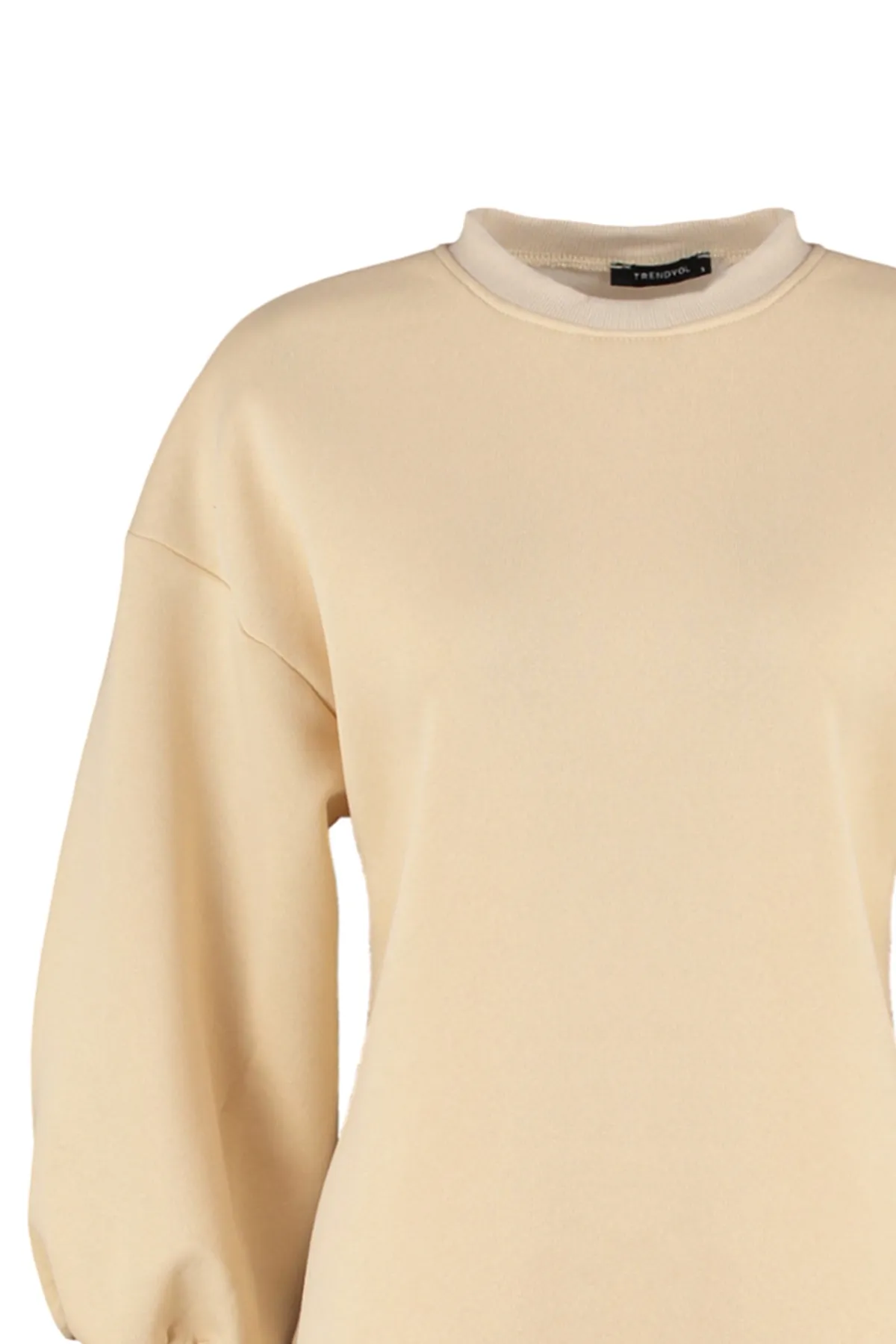 Trendyol Collection  Beiges Oversize/Wide Fit Strick-Sweatshirt mit Schlitzdetail innen aus dickem Fleece TWOAW23SW00195