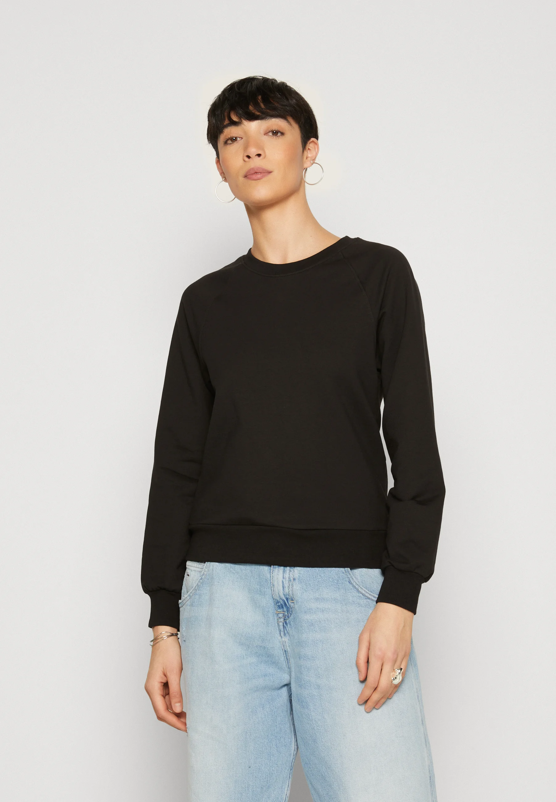 Anna Field SUDADERA BÁSICA DE CUELLO REDONDO Y LIMPIA - Sudadera