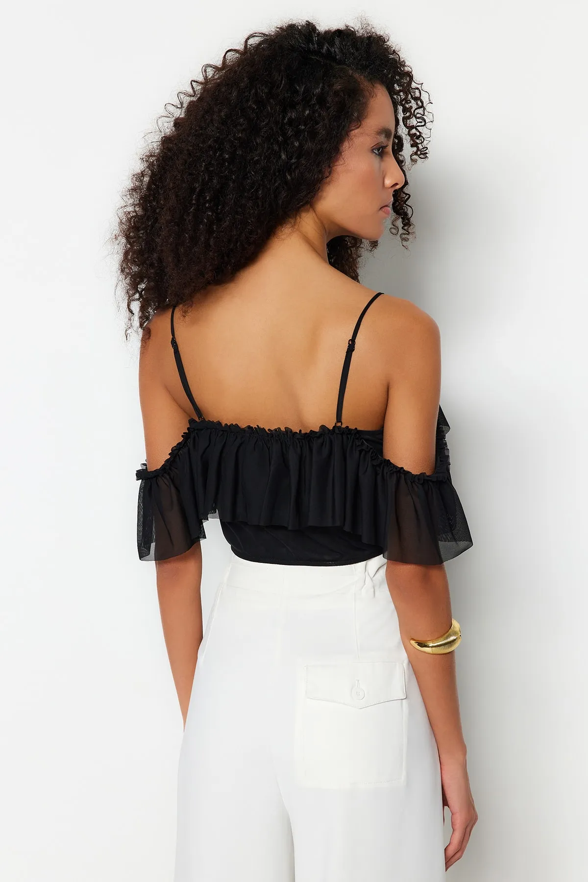 Trendyol Collection  Schwarze Crop-Strick-Rüschenbluse TPRSS23BZ00072
