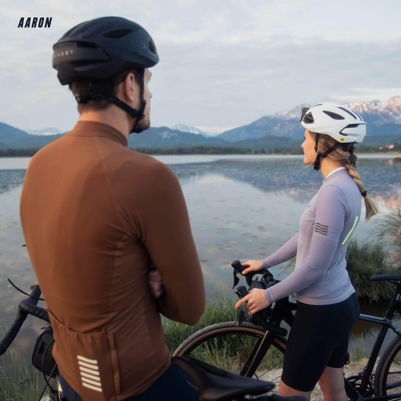 AARON MTB & BMX Fahrradgriffe, sportliche Lenkergriffe aus rutschfestem Gummi in Schwarz