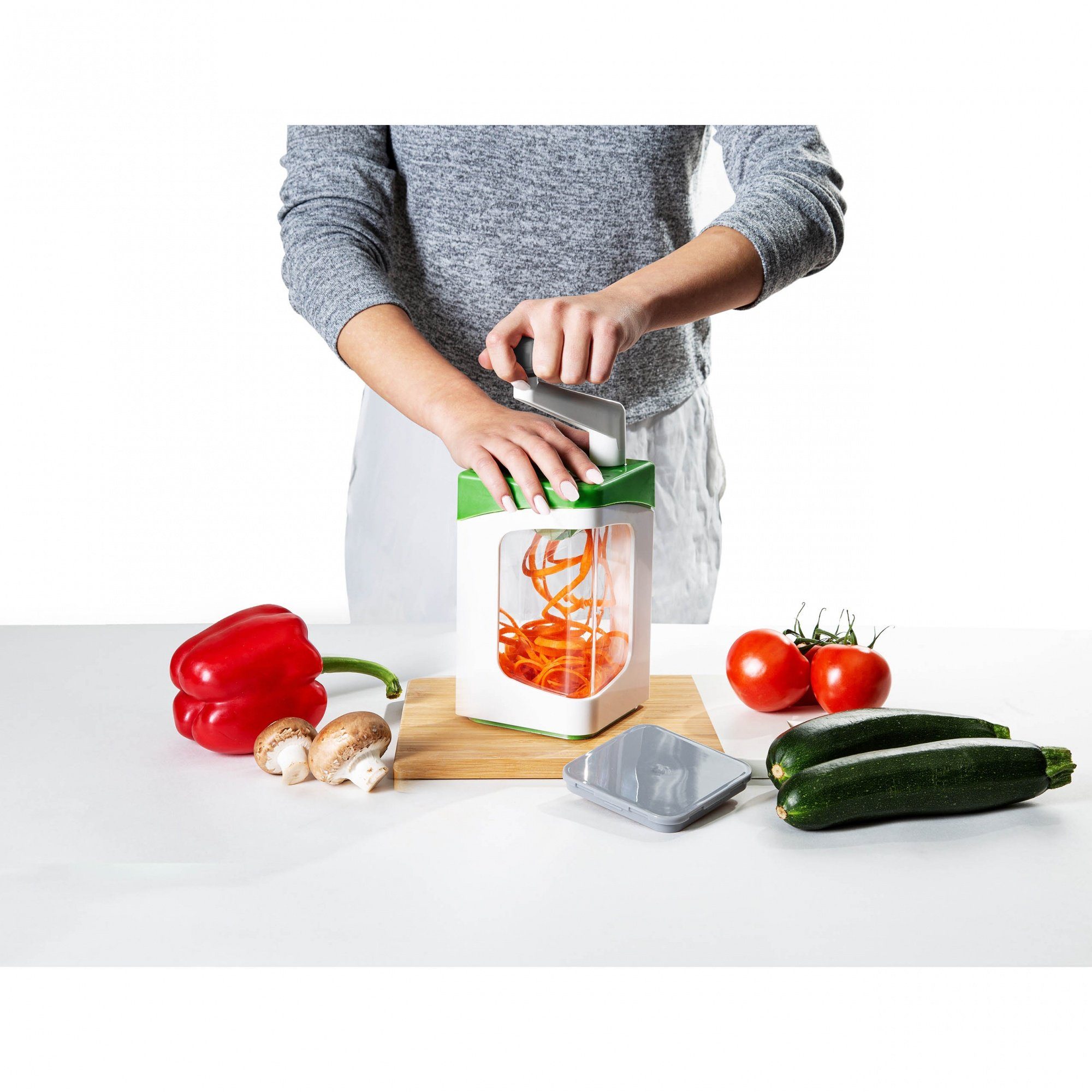 Genius Gemüseschneider Nicer Dicer Julietti 17 Teile, Zoodle Maker + Würfelschneider in einem Set für Spiralen und Würfel