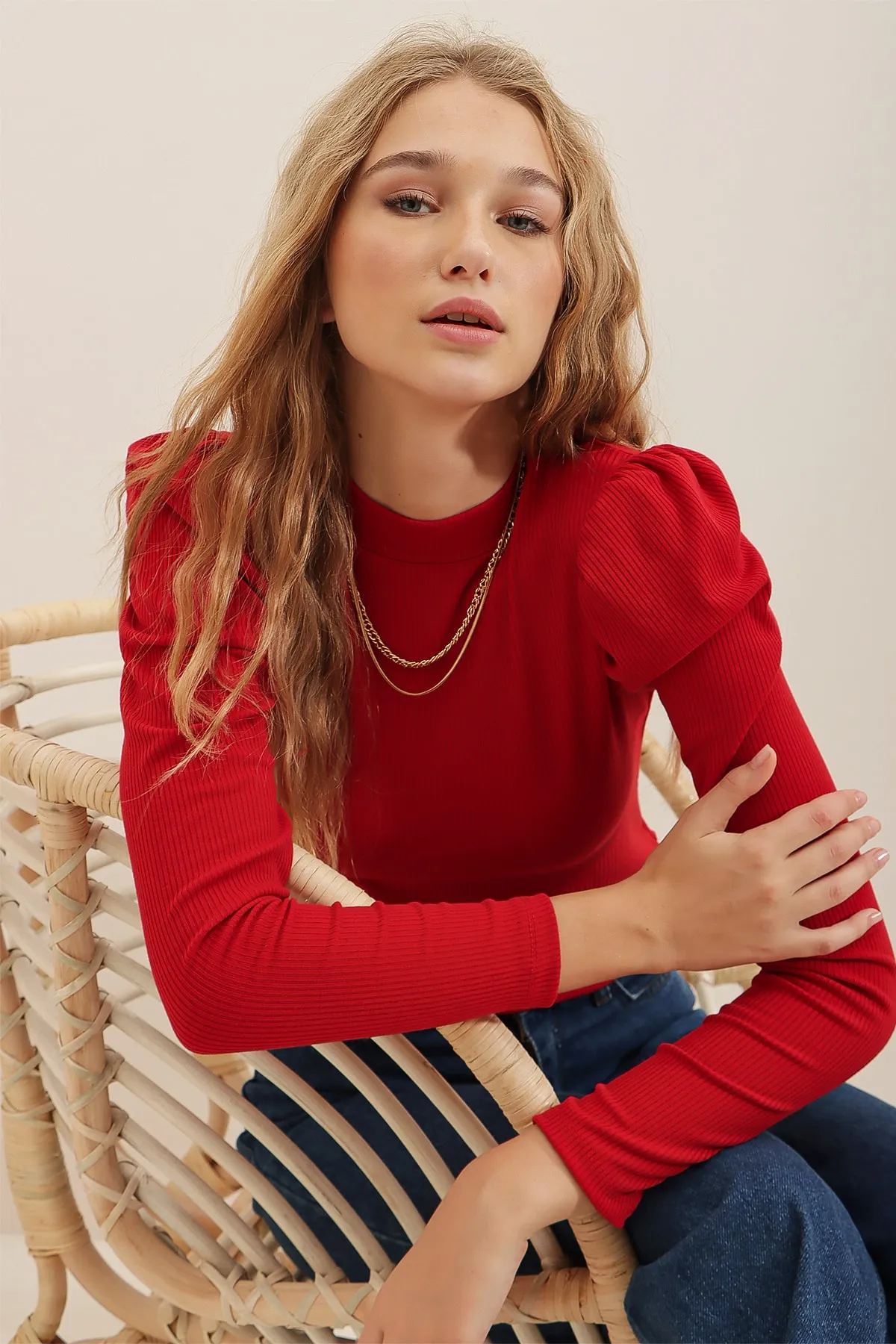 Trend Alaçatı Stili  Rote Camisole-Bluse mit halbem Rollkragen und Prinzessinnenärmeln für Damen ALC-X5042