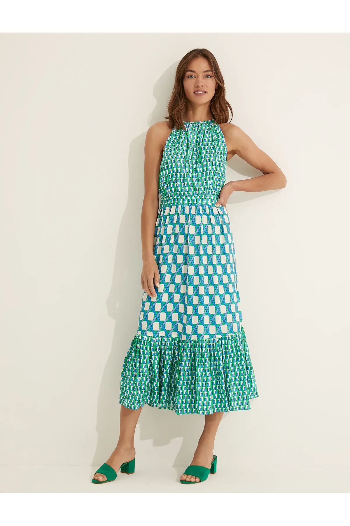 Koton  Melis Ağazat X – Langes Kleid mit Neckholder und Fensterdetail