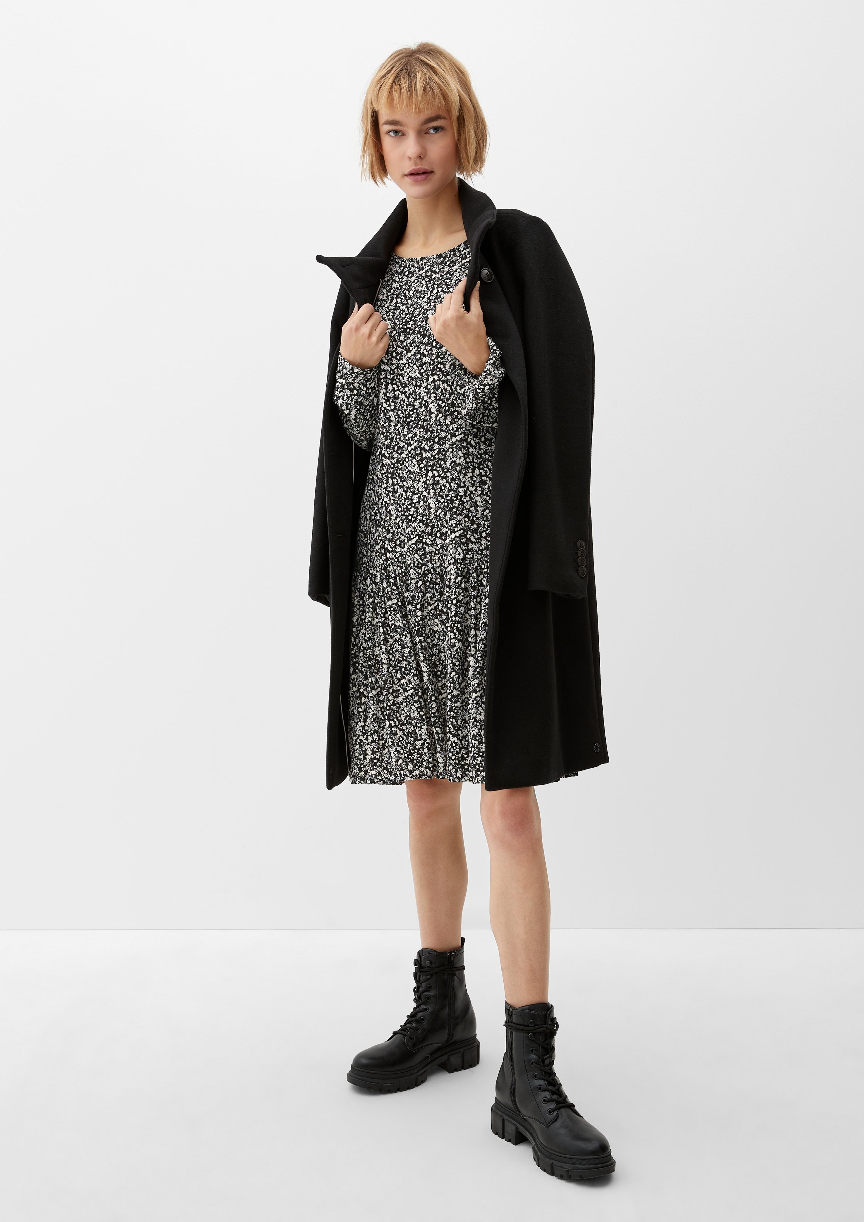 Viskose-Kleid mit Volants  2120853-99A2