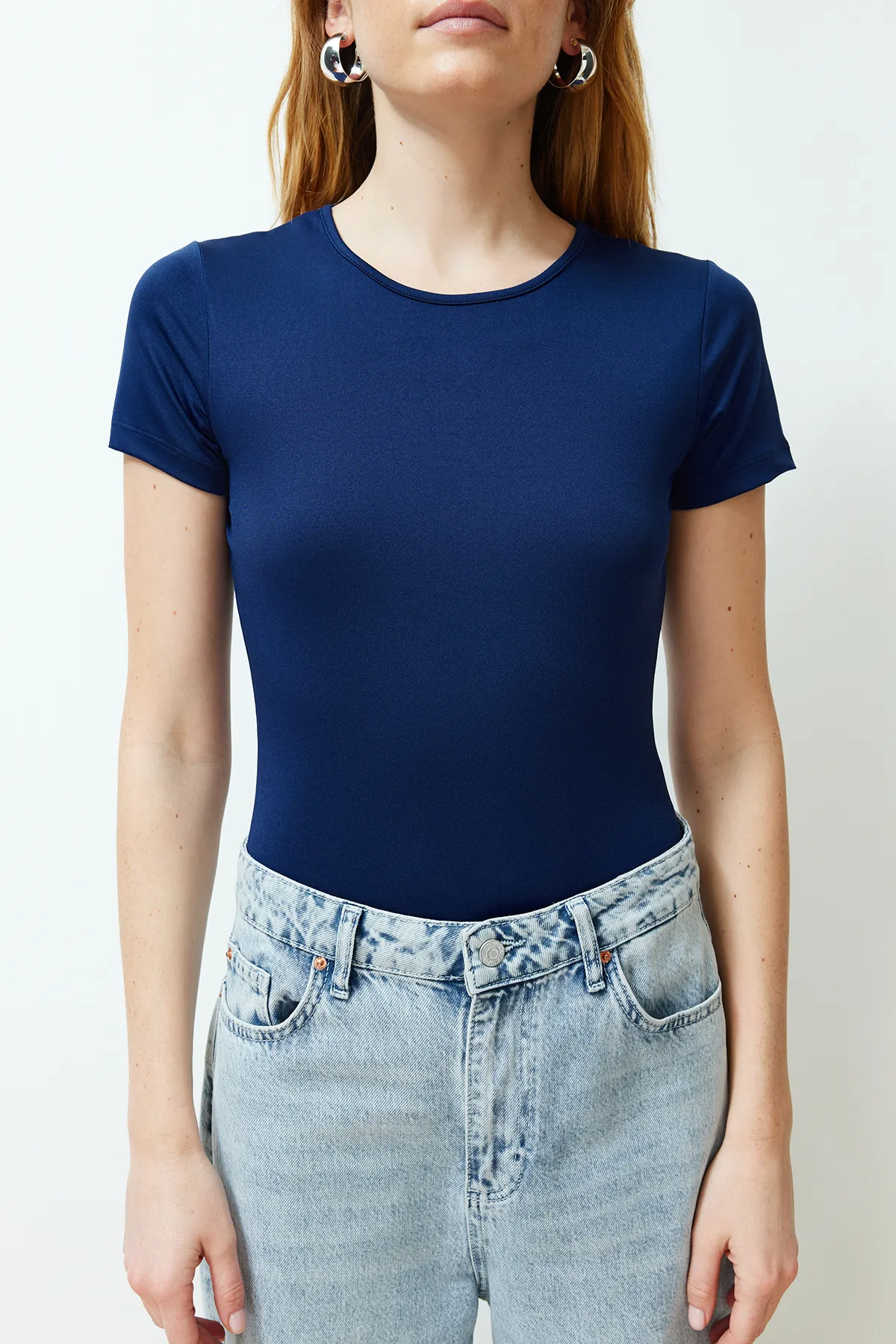 Trendyol Collection  Marineblauer kurzärmliger Stretch-Strickbody mit Druckknöpfen TWOSS24BD00034