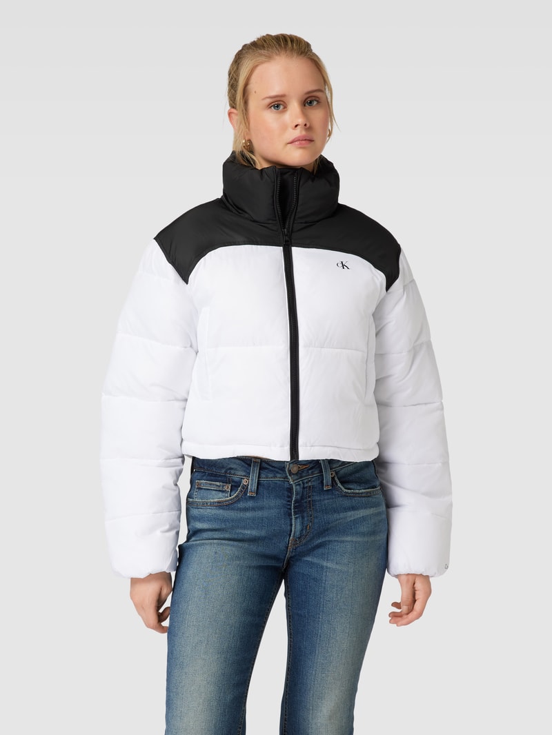 Cropped Steppjacke mit Label-Detail in weiss