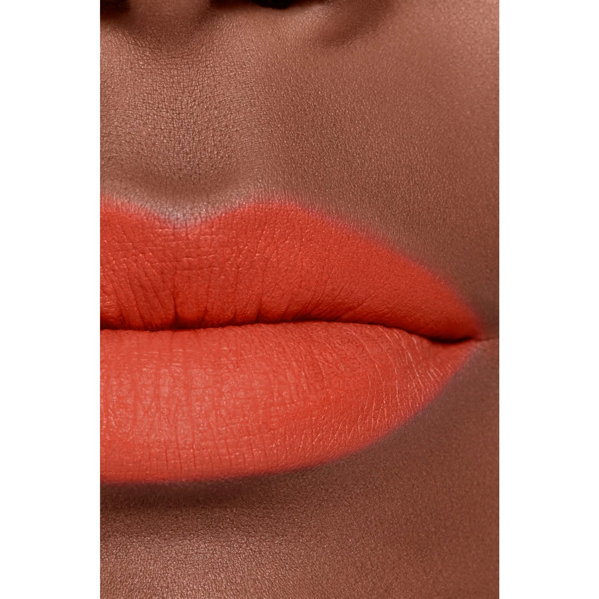 ROUGE ALLURE LIQUID VELVET – DEN ULTRA LANGVARIGE OG INTENSIVE MATT FLUID LIPSTICKEN