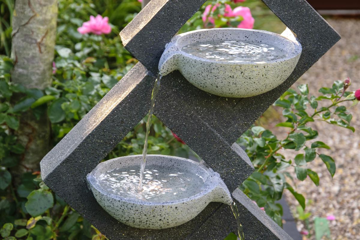 dobar Großer Design-Gartenbrunnen mit 4 Wasserschalen