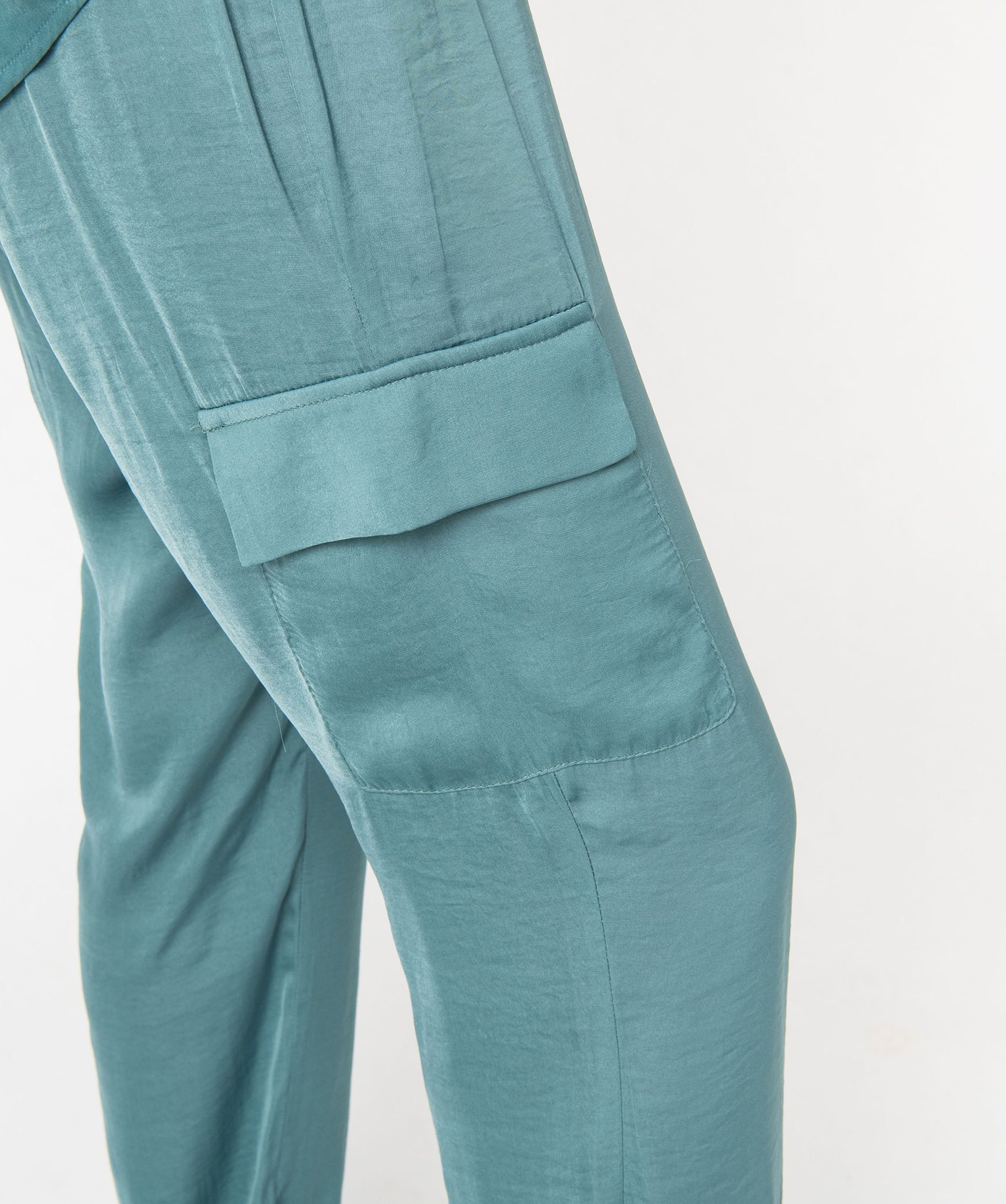 Pantalon cargo en matière satinée femme vert clair | GEMO