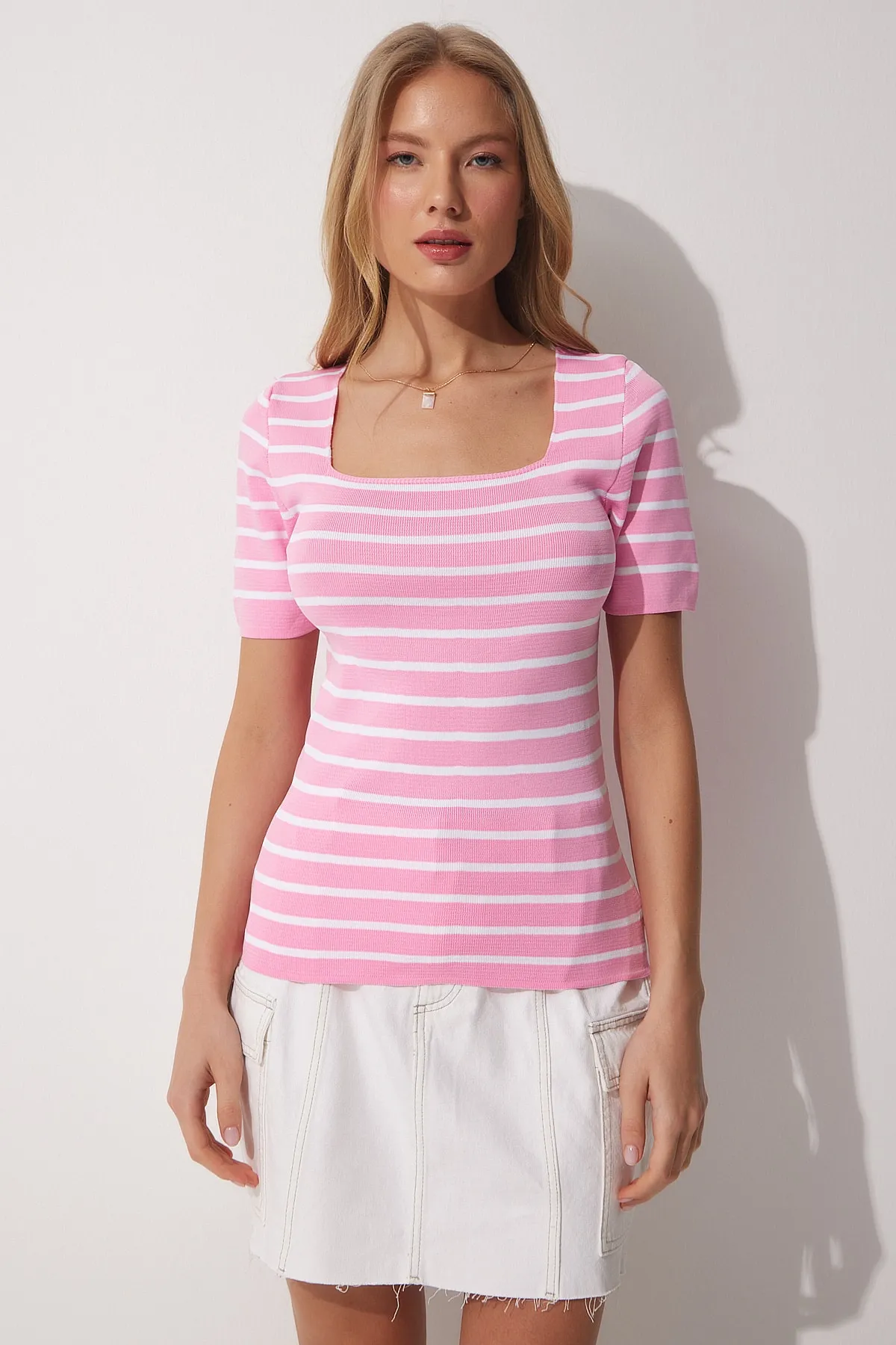 Happiness İstanbul  Damen-Strickbluse mit quadratischem Kragen in Rosa YG00101