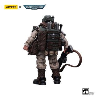 Warhammer 40k Actionfigur 1/18 Astra Militarum Cadian Command Squad Veteran with Medi-pack 12 cm