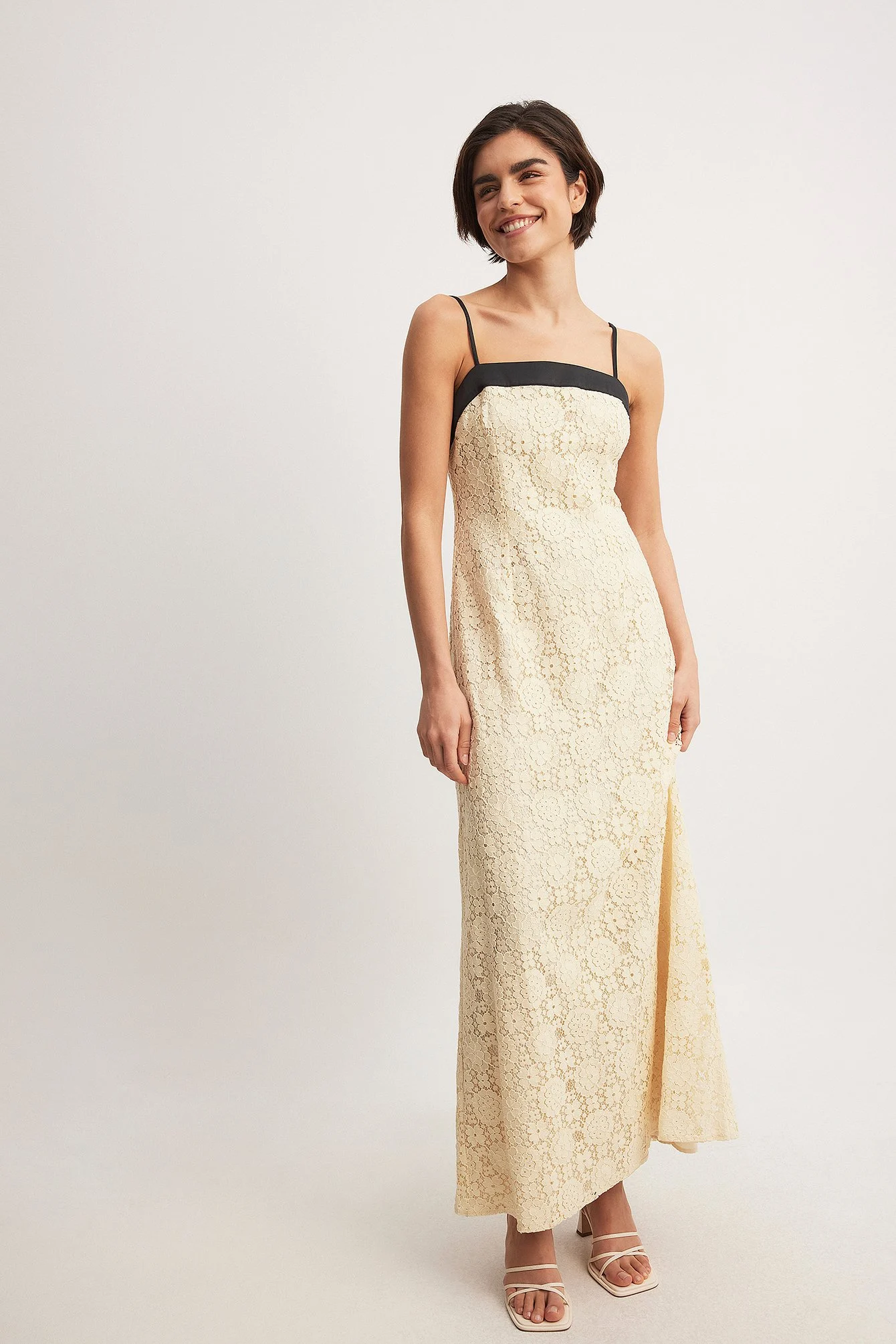 Maxikleid mit Spitzen-Detail