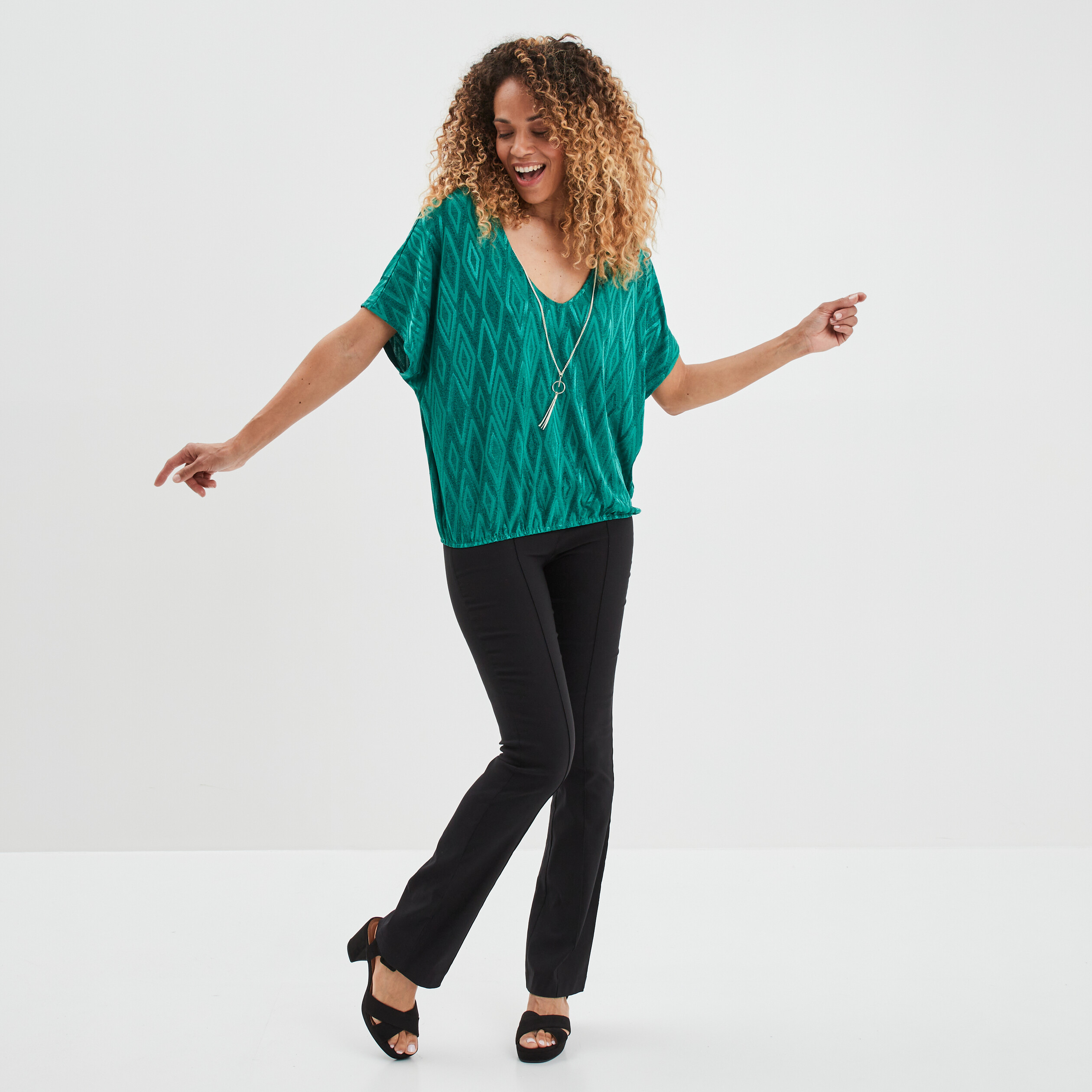 T-shirt col en V bijou Mosquitos vert émeraude femme | La Halle