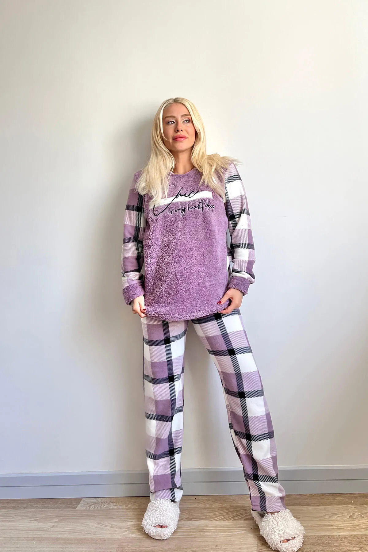 Pijamaevi  Lila Deep Chic gemustertes Plüsch-Pyjama-Set für Damen