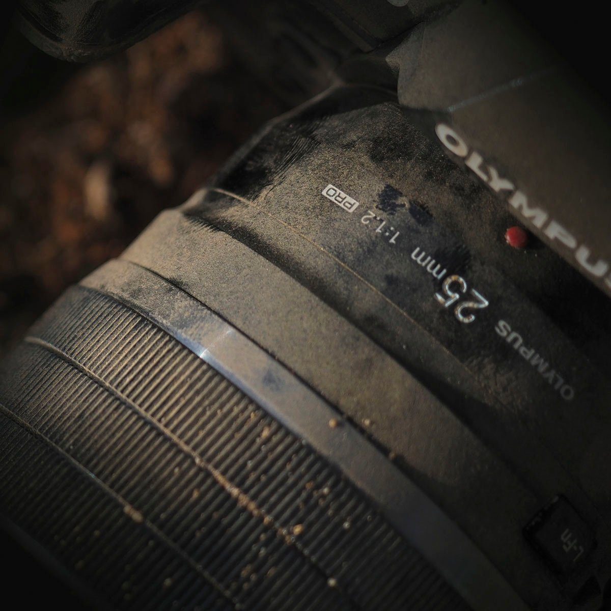 Olympus M.ZUIKO DIGITAL ED 25 mm F1.2 PRO Festbrennweiteobjektiv