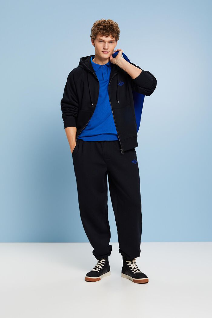 Hoodie mit Logostickerei