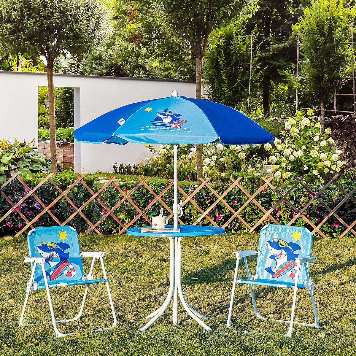 Kindersitzgruppe mit Tisch und Sonnenschirm
