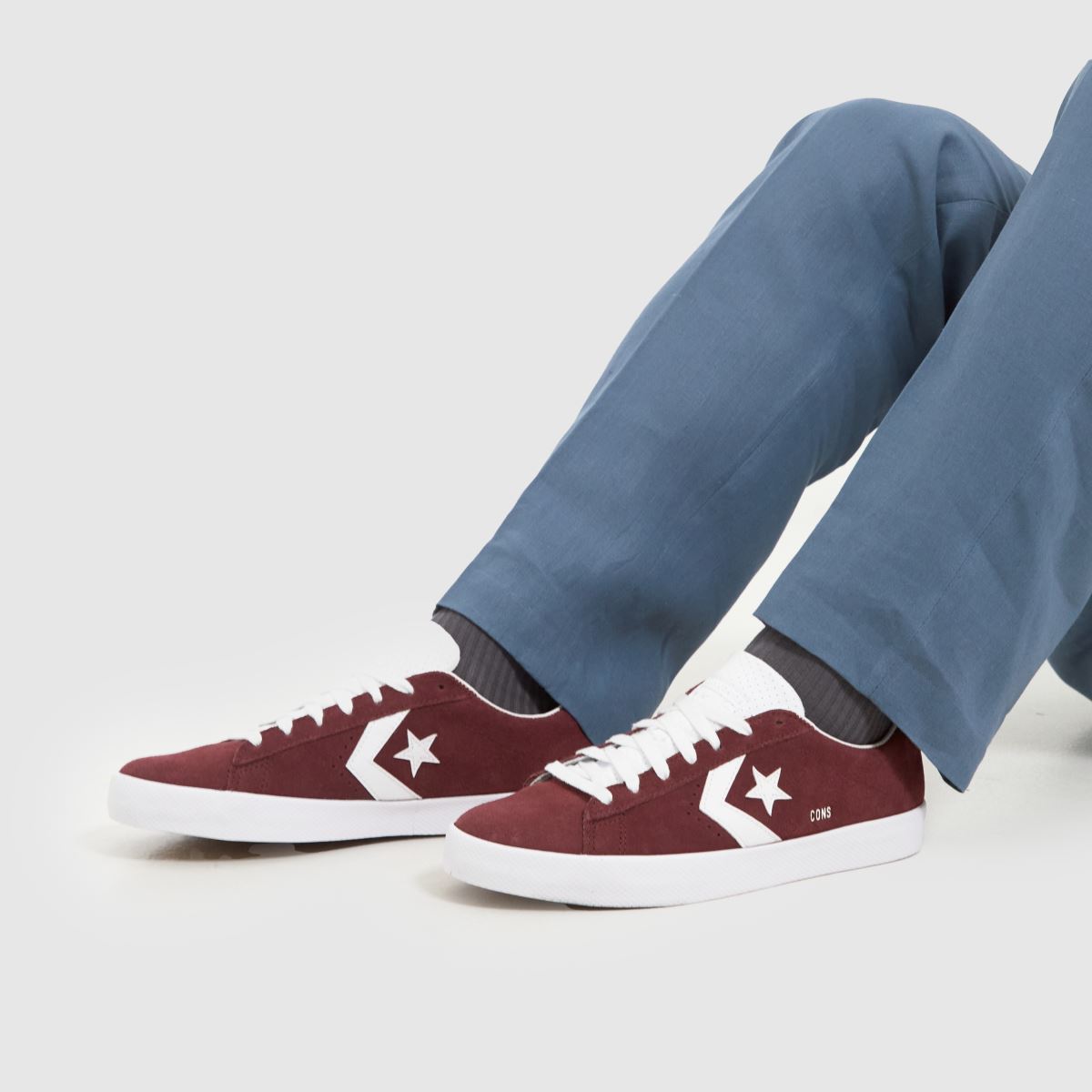 Converse – PL Vulc Pro – Vita och vinröda sneakers
