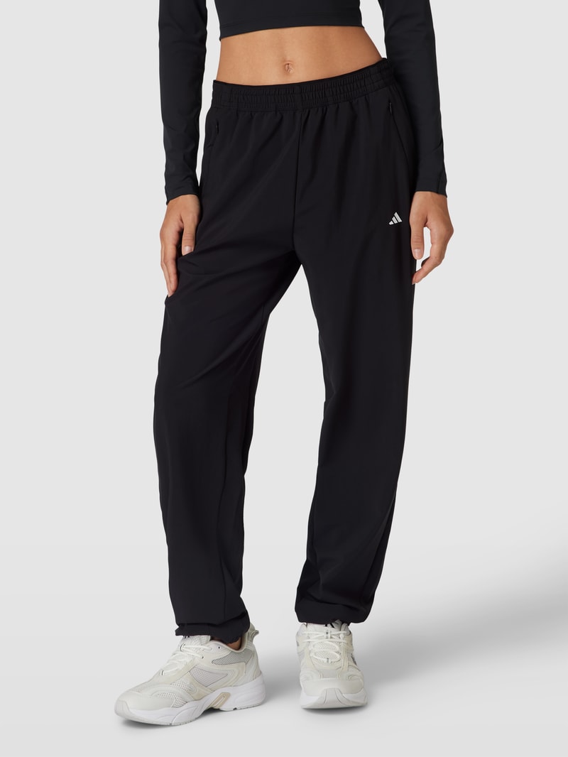 Sweatpants mit seitlichen Eingrifftaschen in schwarz