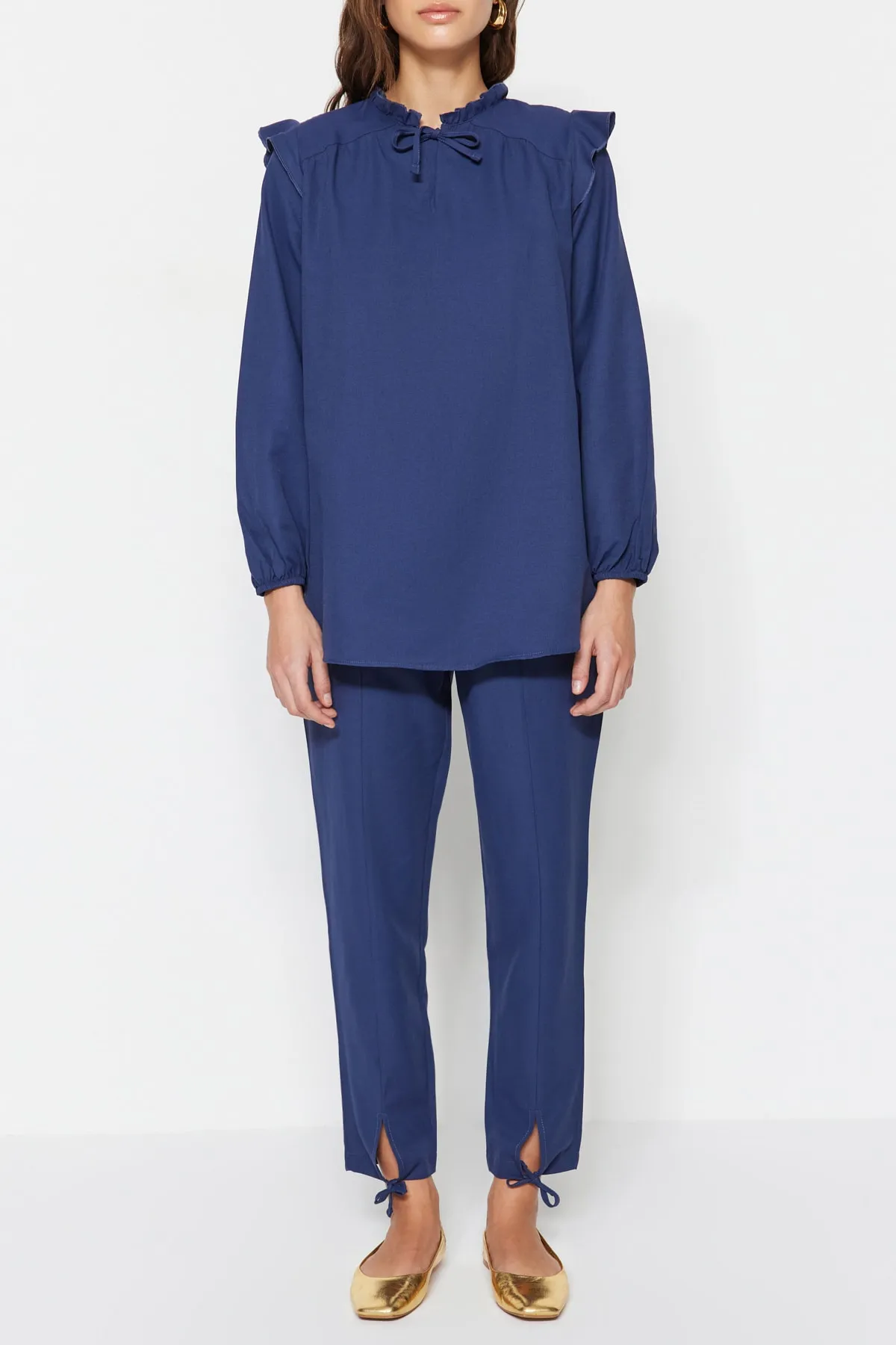 Trendyol Modest  Marineblaues Tunika-Hosen-Set im Denim-Look TCTSS23US00058