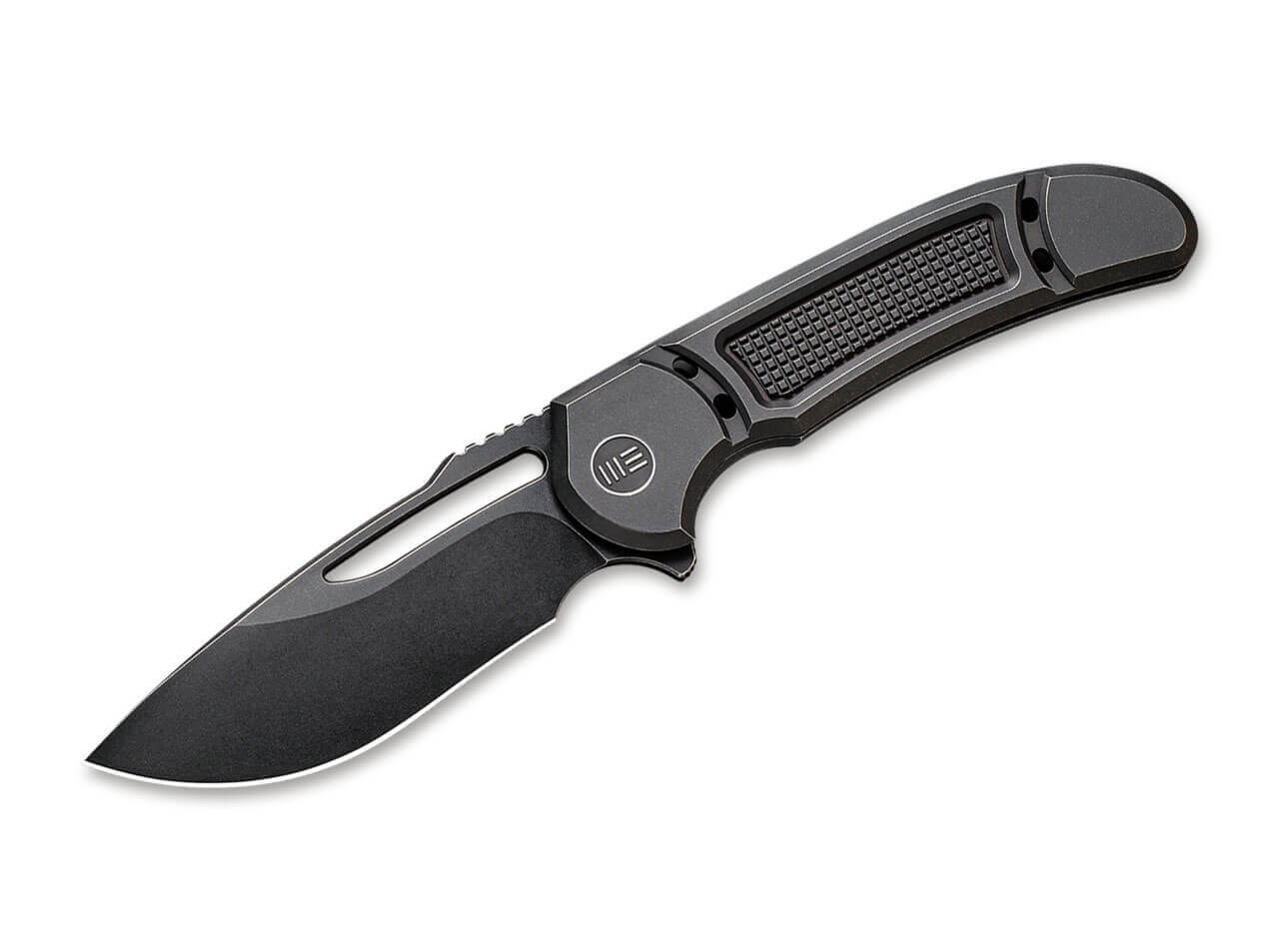 Minax Titan Black