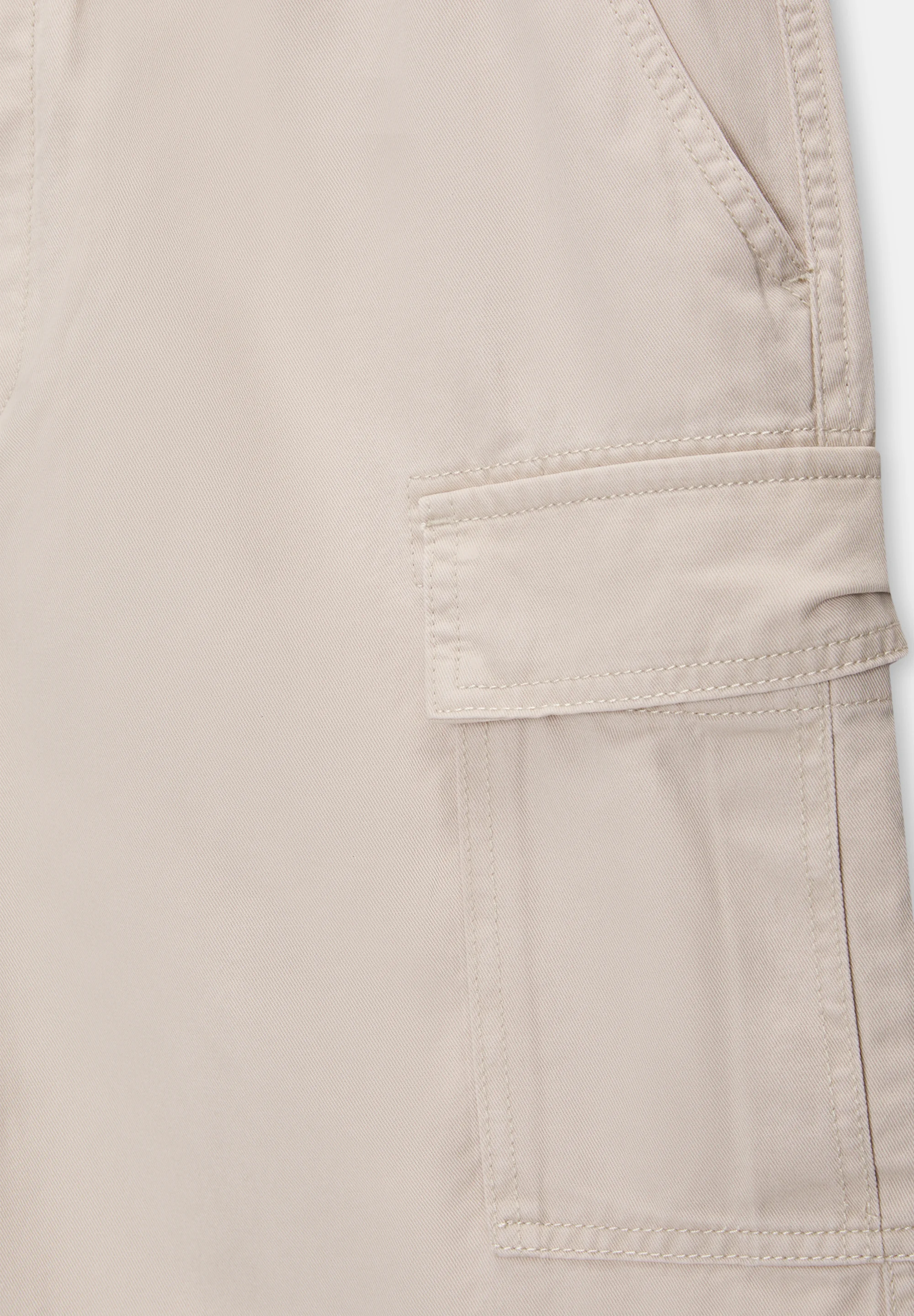 PULL&BEAR BERMUDA - Shorts vaqueros