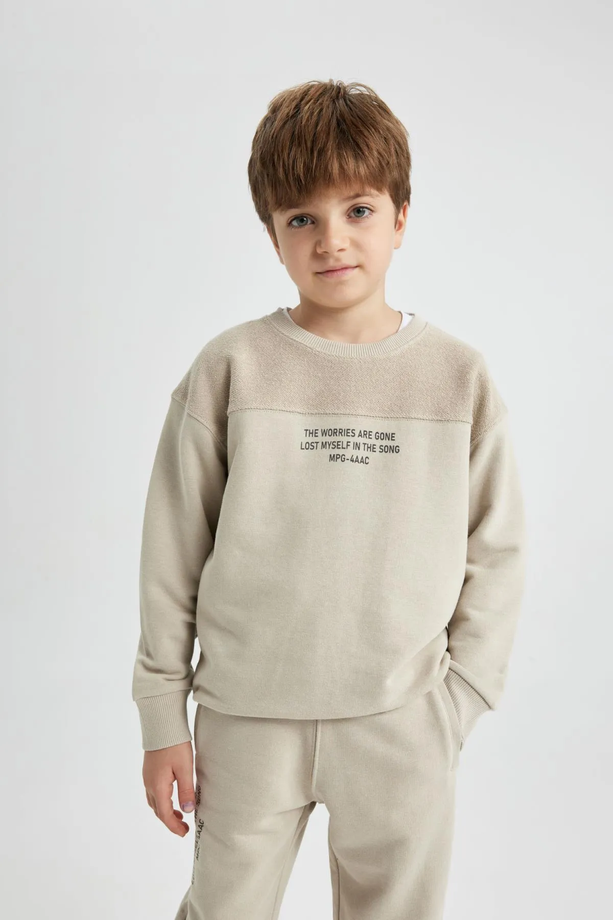 DeFacto  Bedrucktes, dickes Sweatshirt mit Rundhalsausschnitt für Jungen in Oversize-Passform