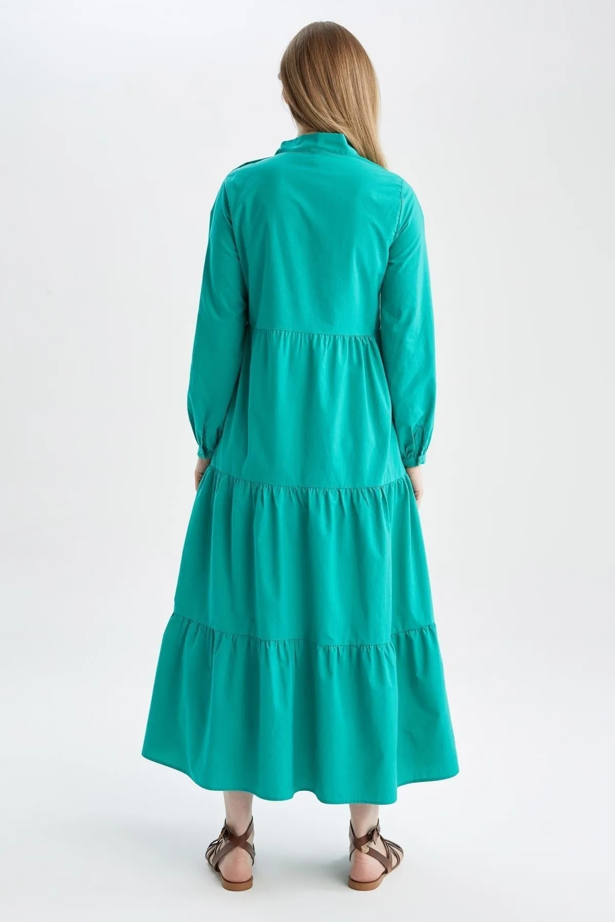 DeFacto  Langes Kleid aus Popeline mit entspannter Passform, Schalkragen und Volants