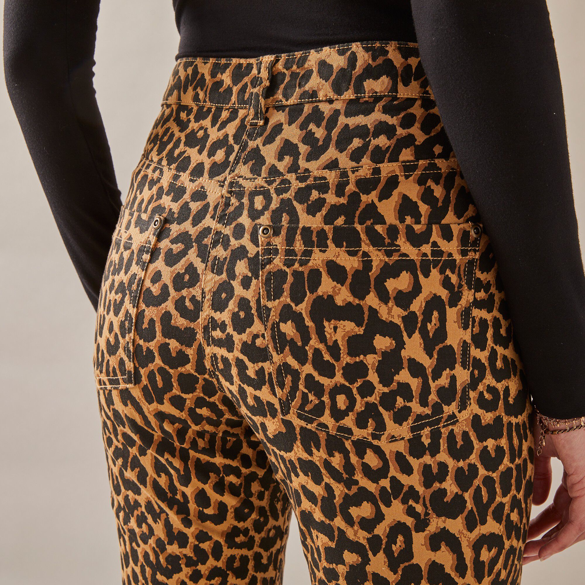Pantalon droit stretch imprimé peau de bête