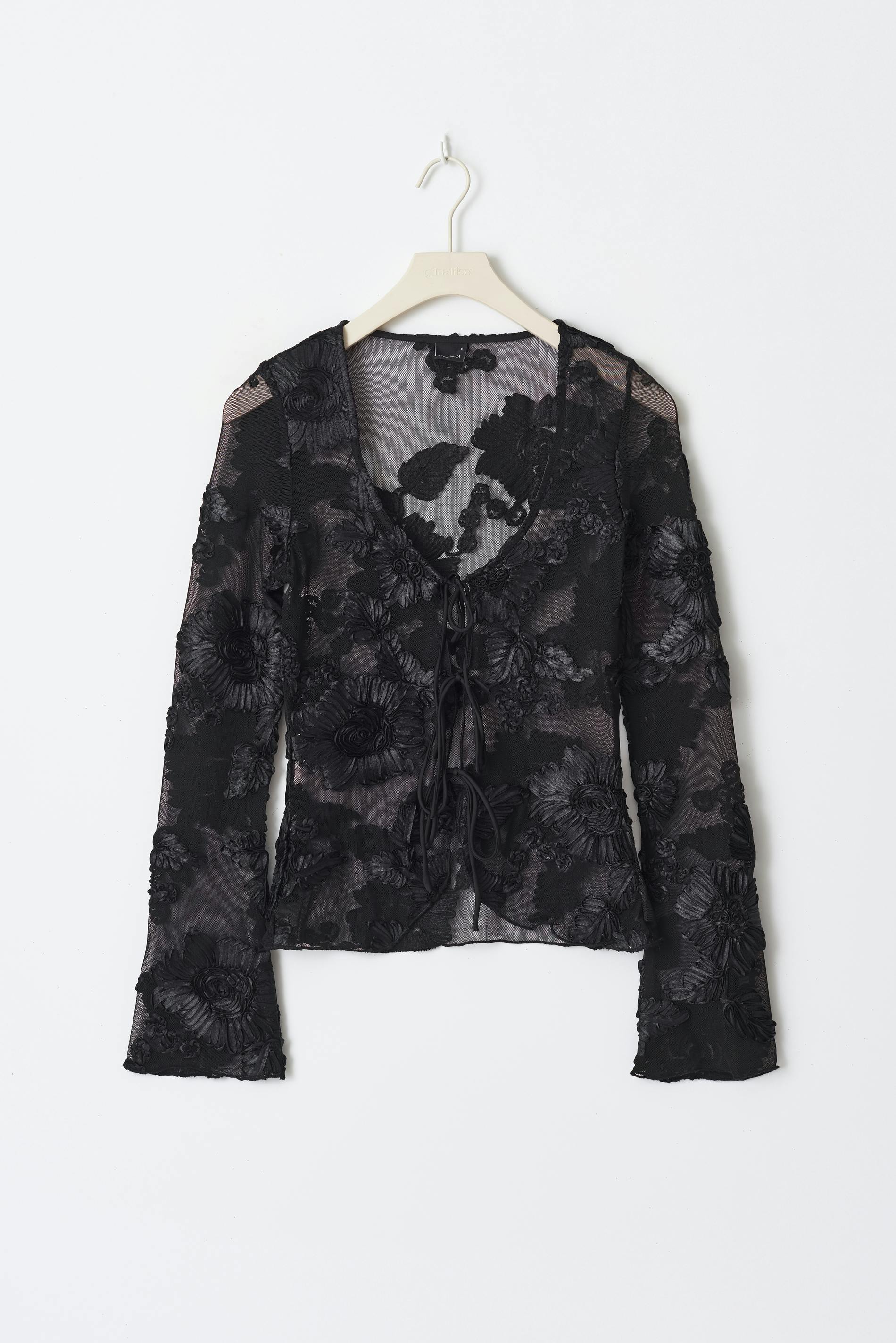 Tie top