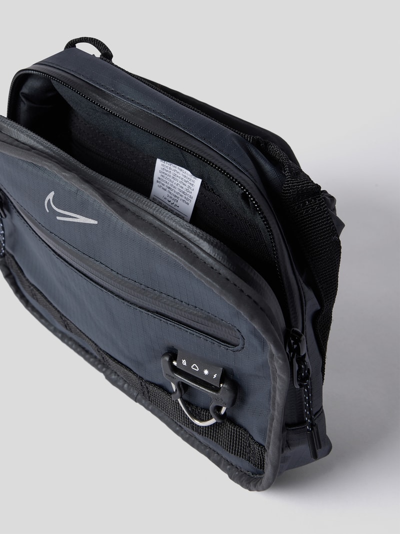 Bauchtasche mit Logo-Print in silber
