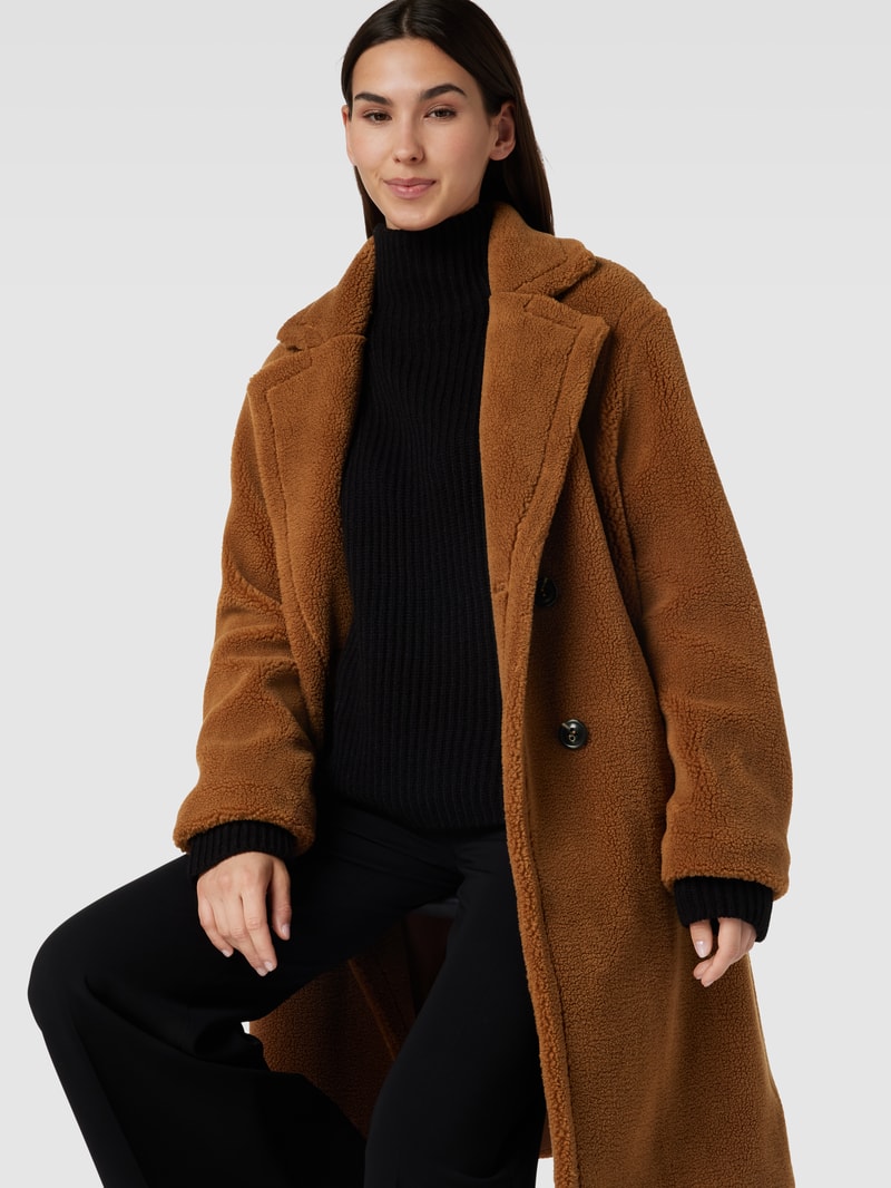 Mantel aus Teddyfell in camel