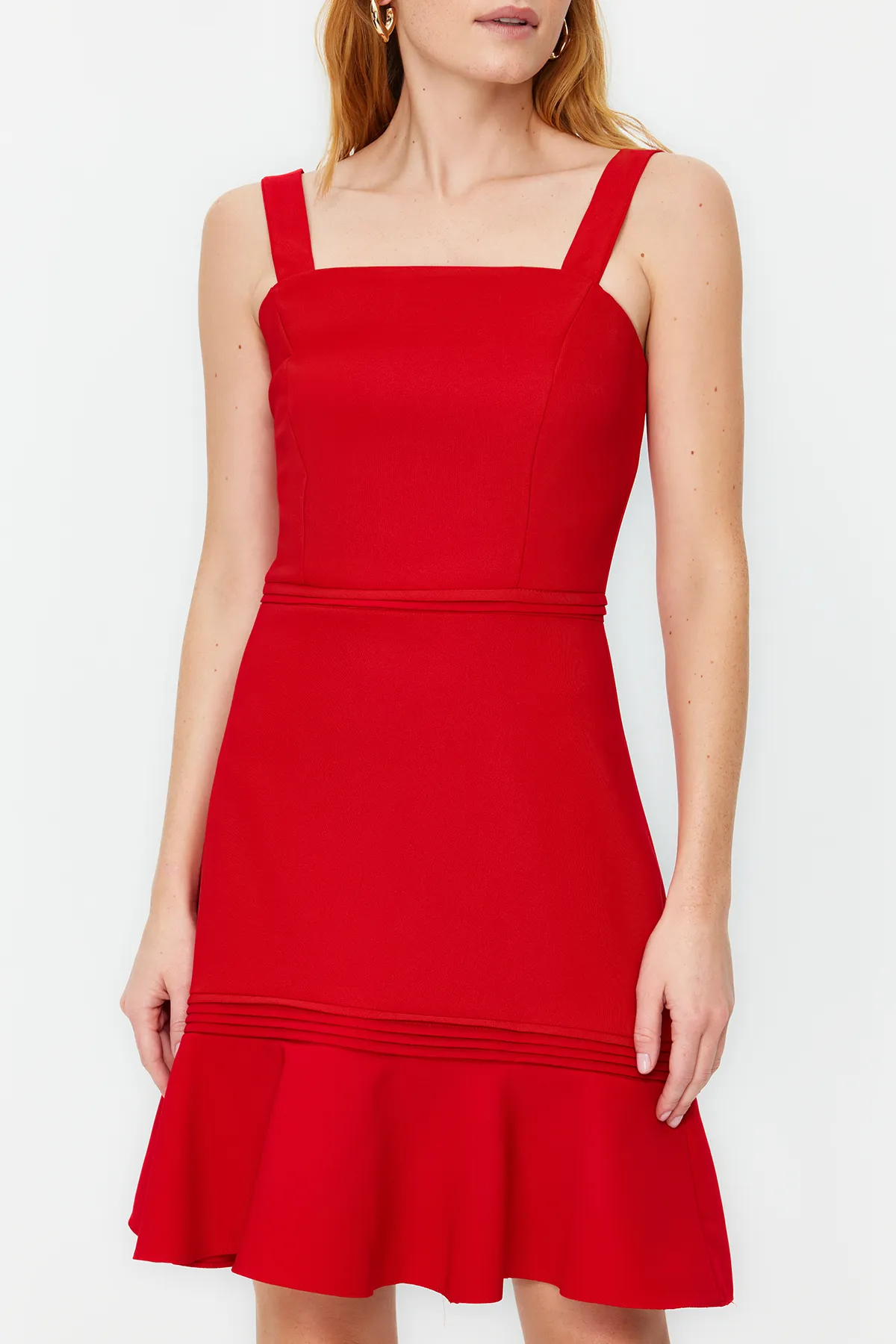 Trendyol Collection  Roter, gerippter, detaillierter Rock in A-Linie, Volantträger, gewebtes Minikleid TWOSS20EL2504