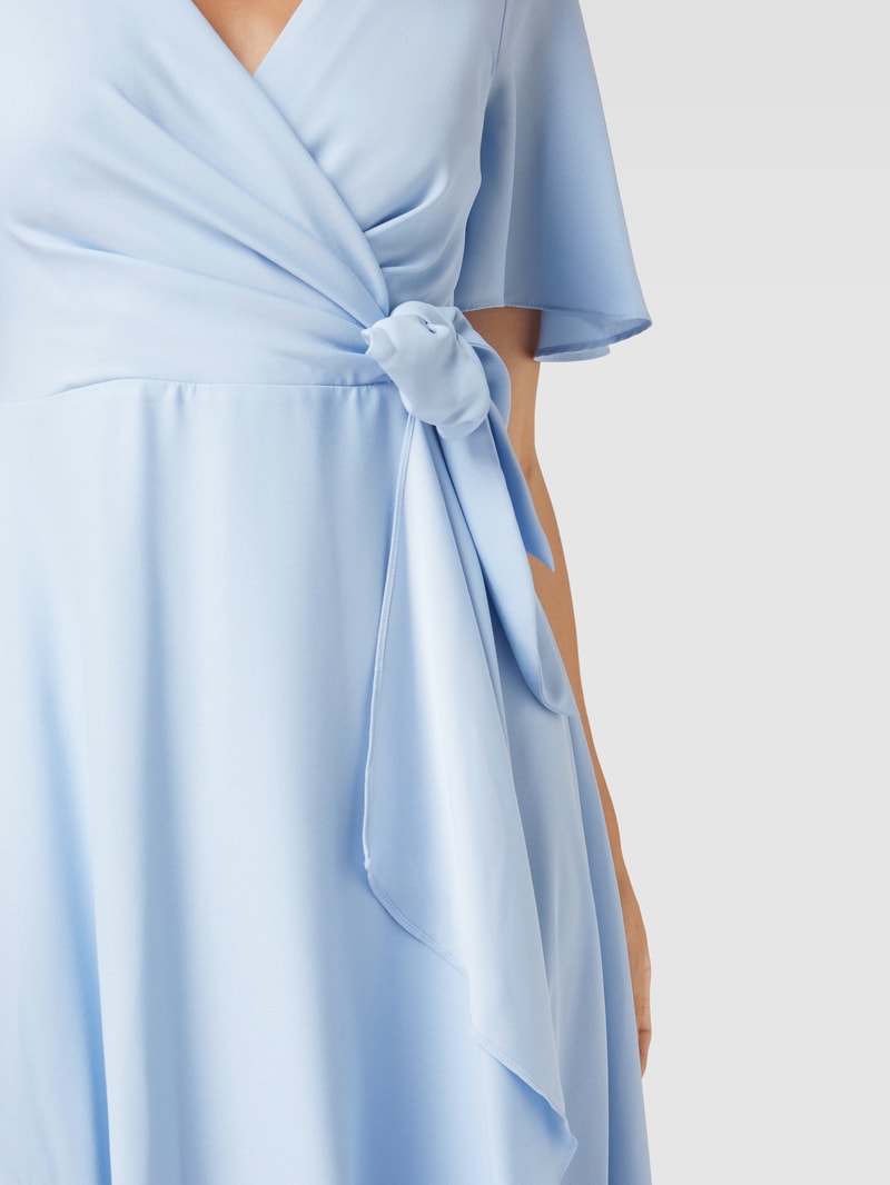 Cocktailkleid in Wickel-Optik in hellblau
