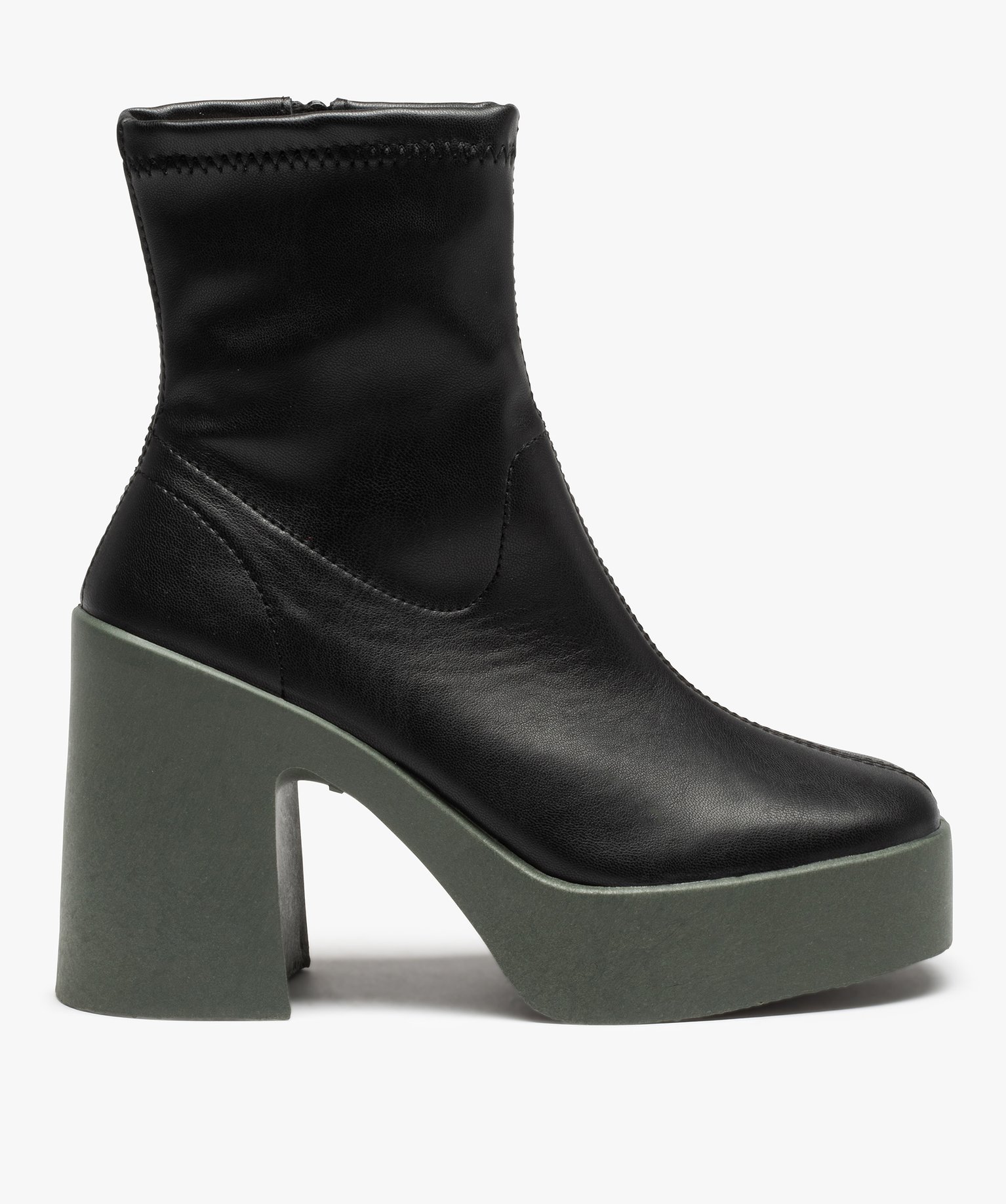 Boots femme sur semelle plateforme et large talon noir | GEMO