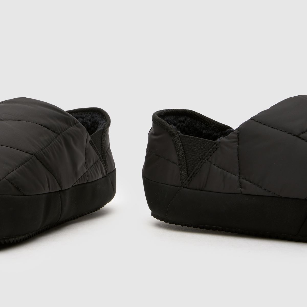 Berghaus – Svarta tofflor med rutmönster