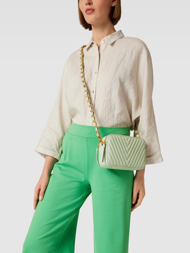 Umhängetasche mit Ziernähten Modell 'ELLA' in mint