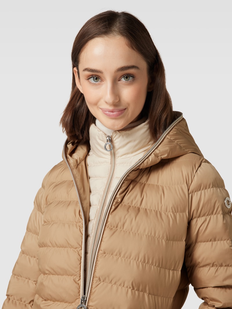 Steppjacke mit Kapuze in sand