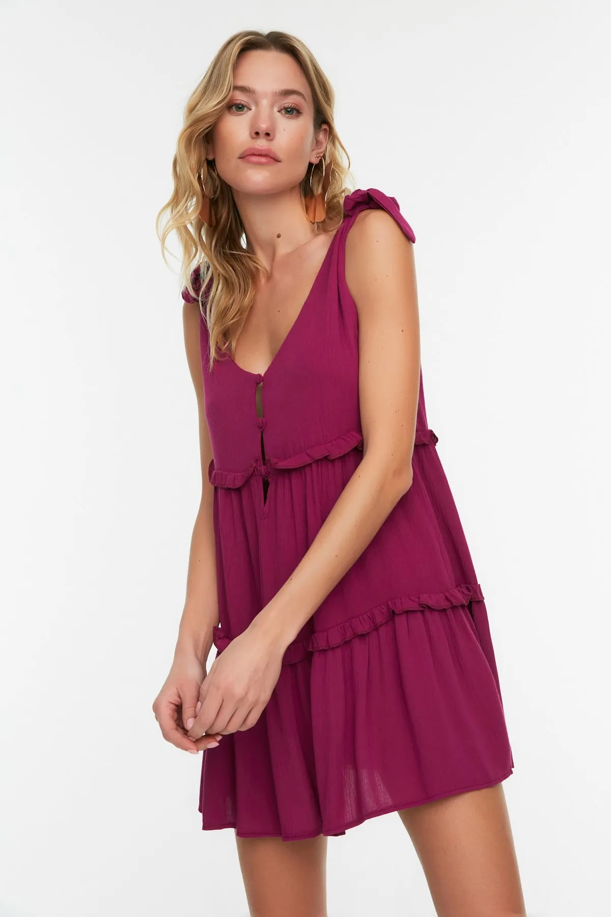 Trendyol Collection  Fuchsia Mini-Strandkleid mit gewebten Rüschen TBESS21EL3620