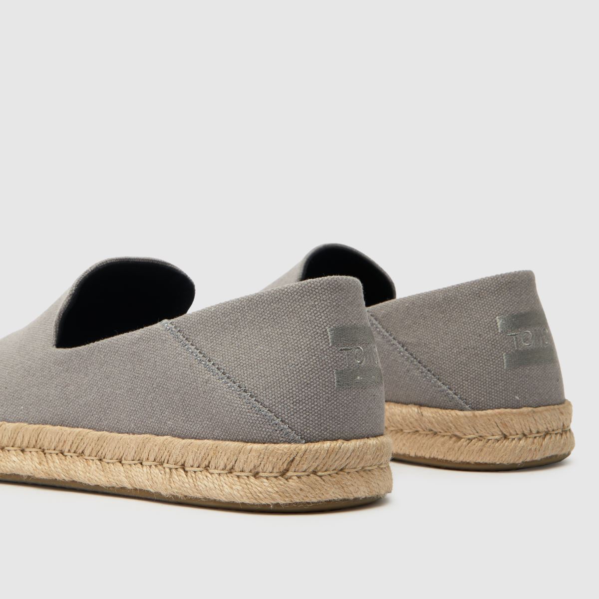 TOMS – Santiago – Grå loafers med repmönster
