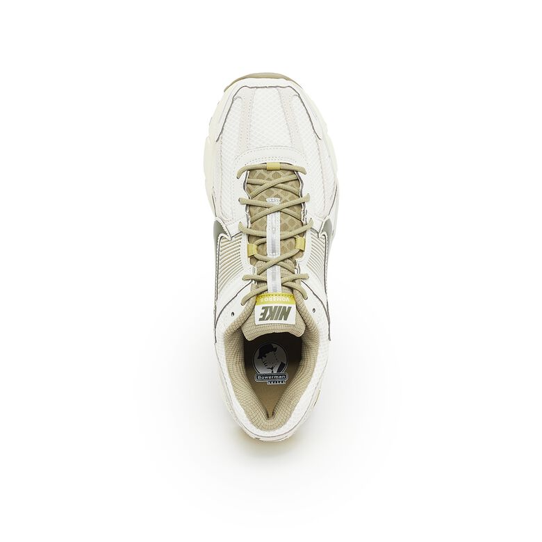 NIKE Wmns Zoom Vomero 5 