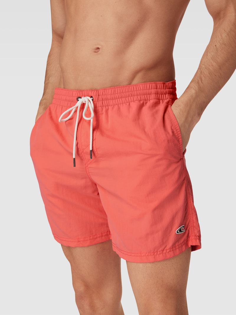 Badehose mit Label-Stitching in koralle