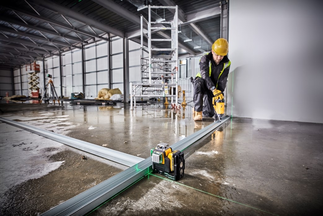 DeWalt DCE089D1GTRID Nivelă laser cu linie în cruce cu autonivelare, fascicul verde, 10.8V 2.0Ah XR Li-Ion + Trepied DE0881T + Receptor DE0892G