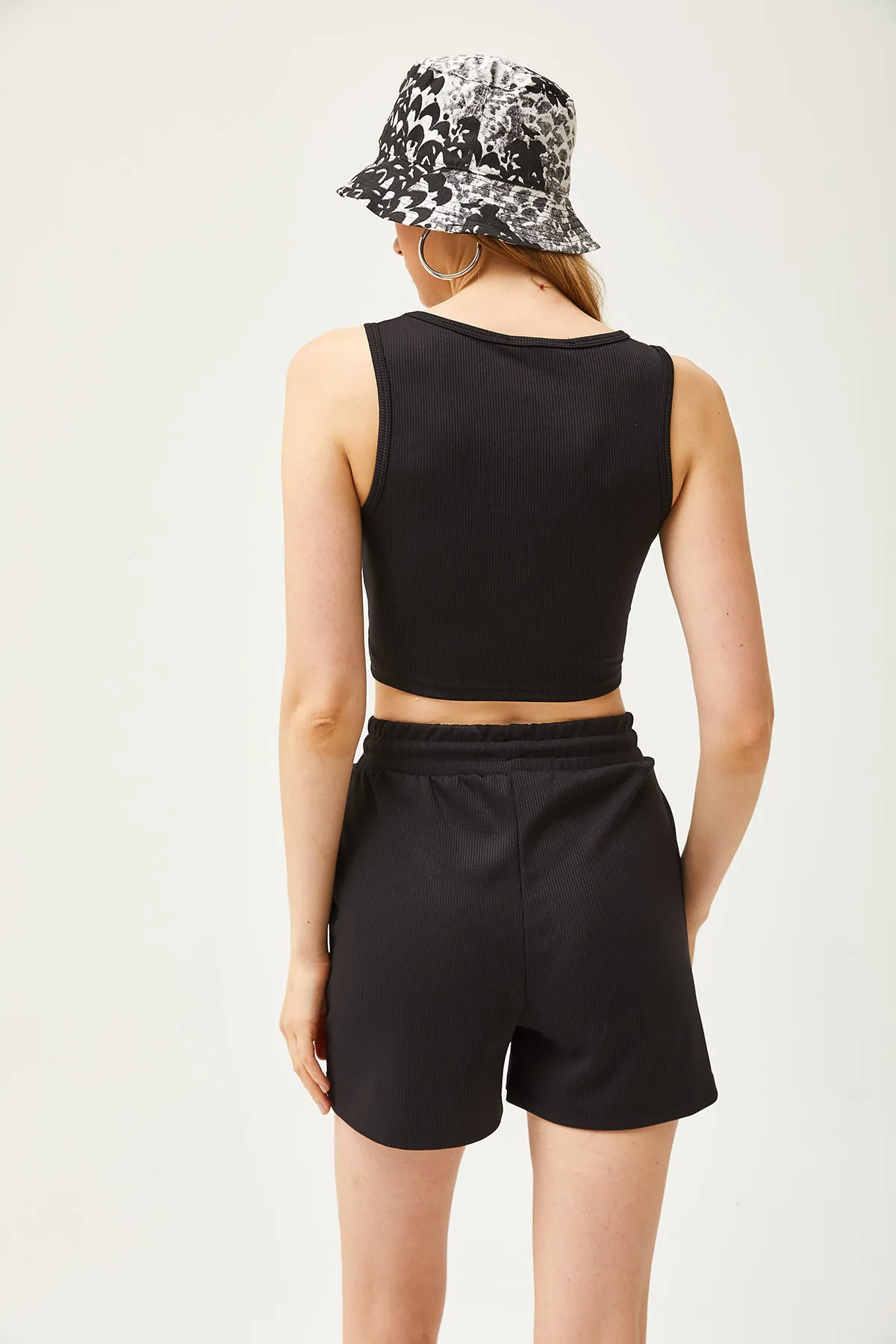 Olalook  Schwarzer bestickter Lycra-Shorts-Anzug für Damen TKM-19000275