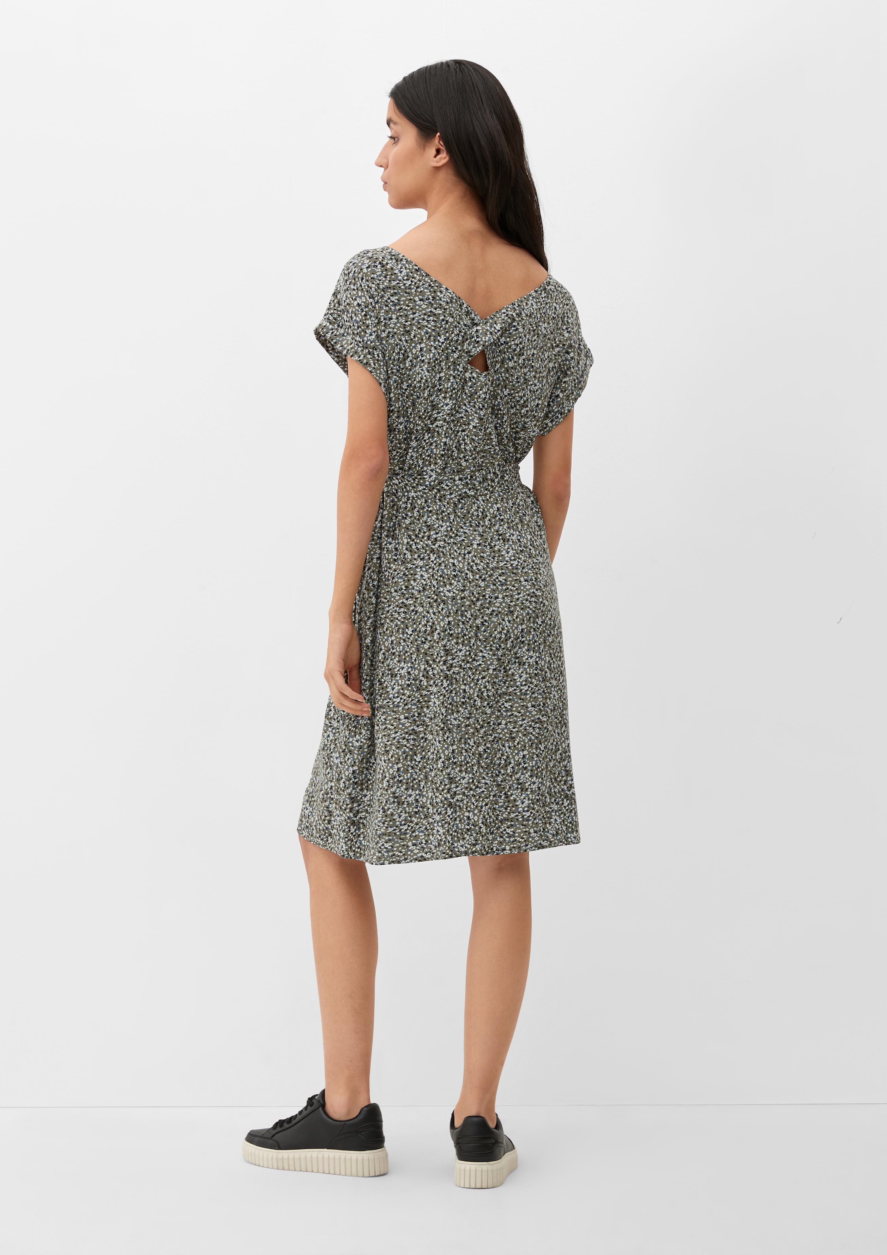 Kurzes Kleid mit Binde-Detail  2132623-79B6
